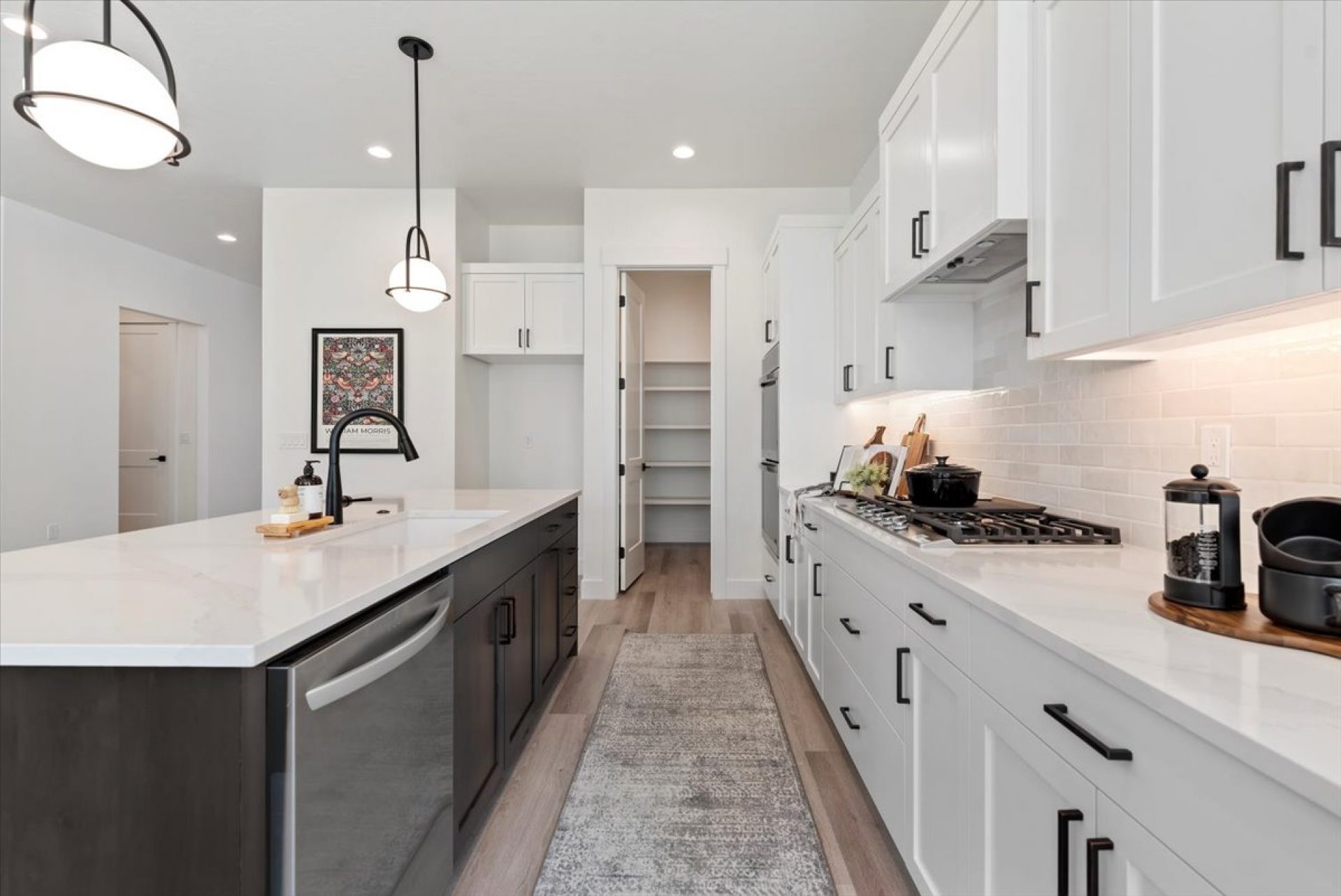 11-011_Kitchen.jpg