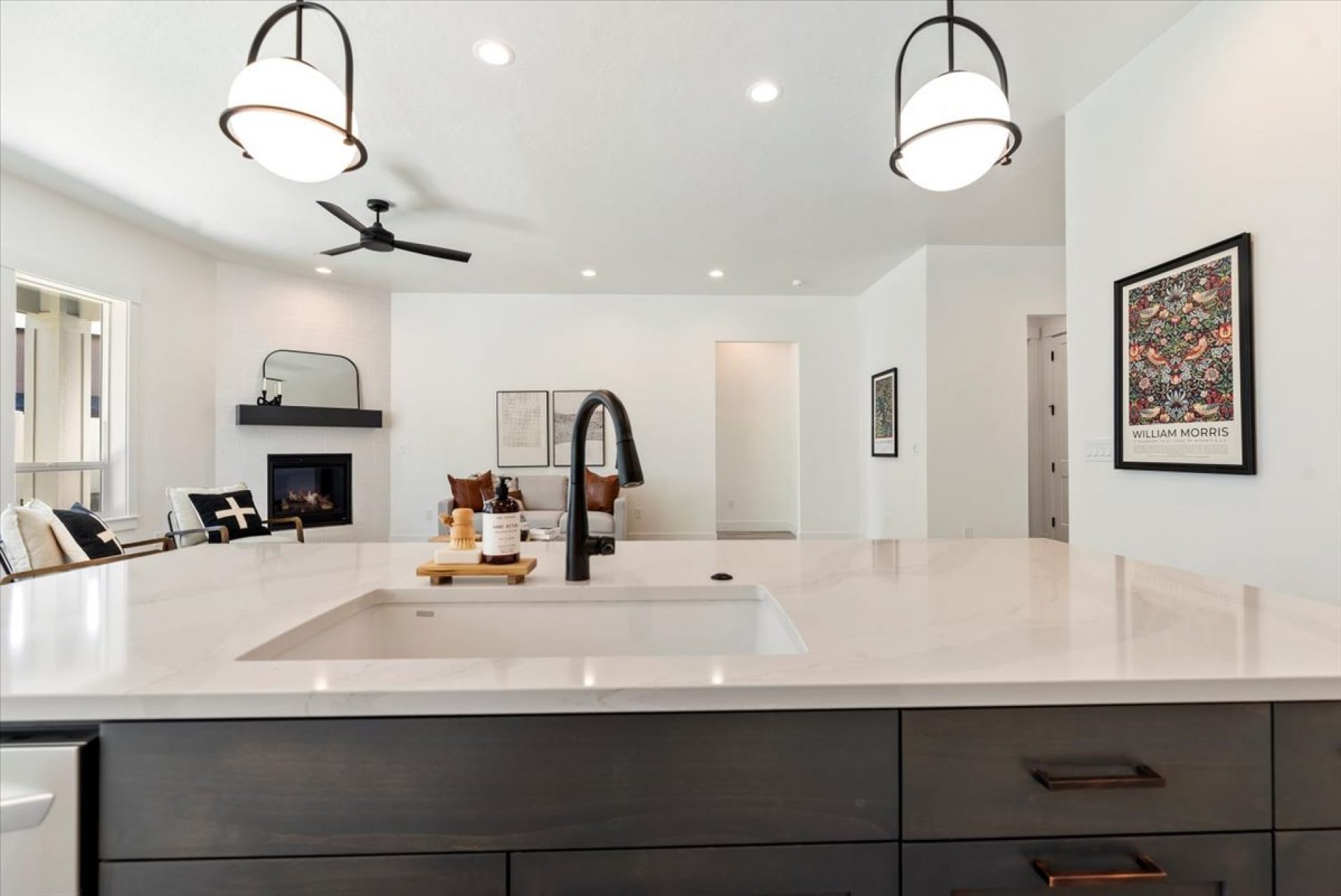 12-012_Kitchen.jpg
