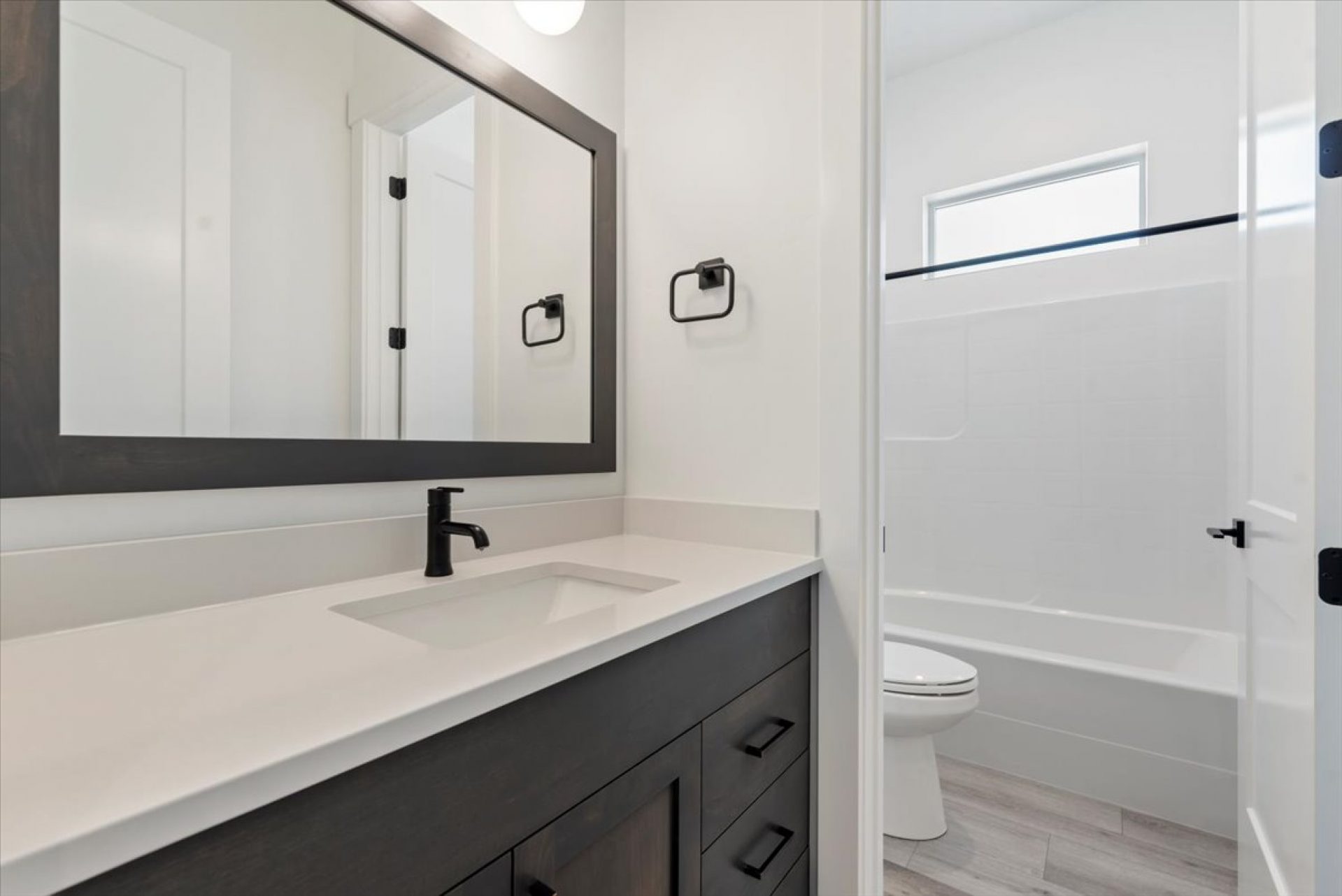 21-021_Bathroom.jpg