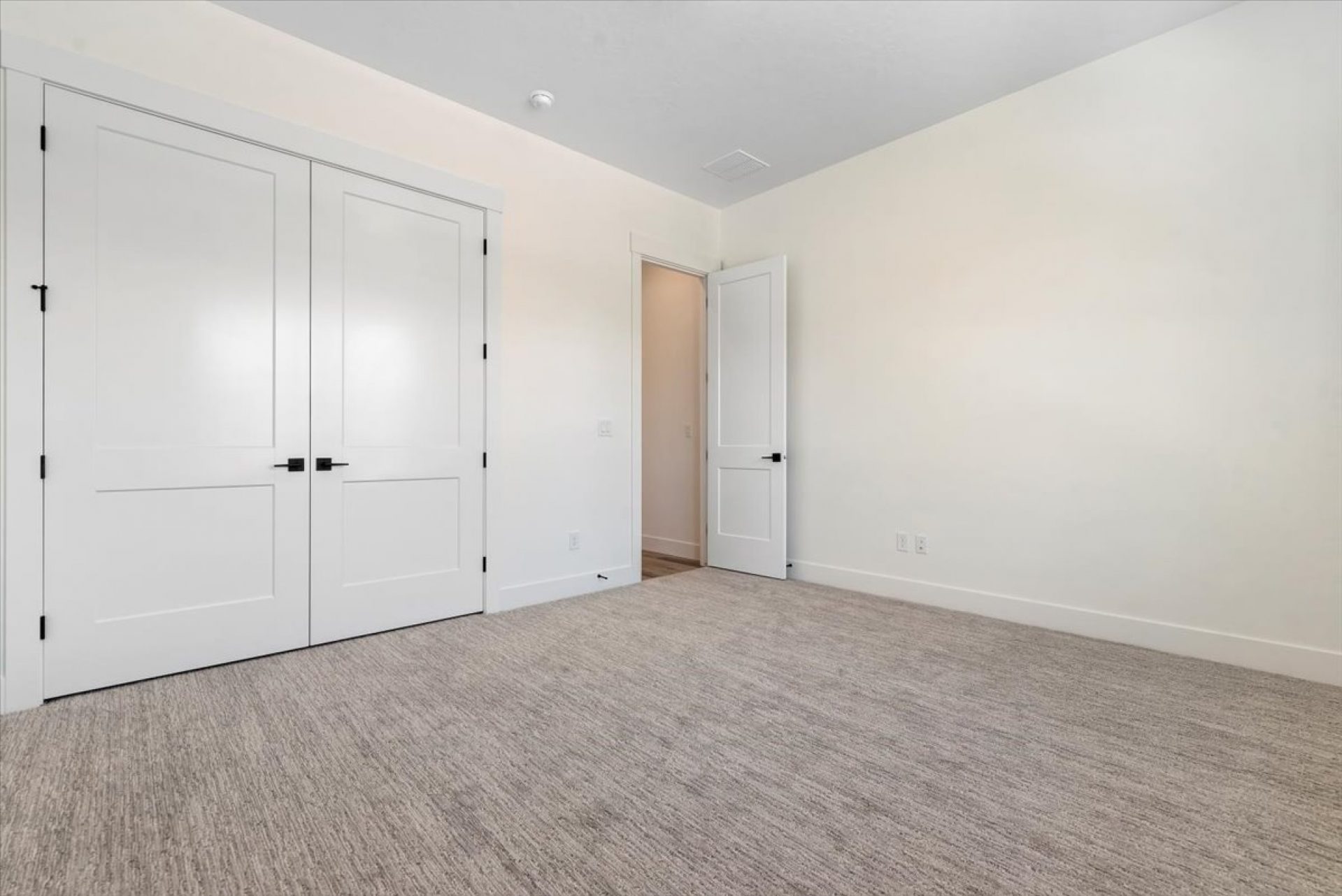 17-017_Bedroom.jpg