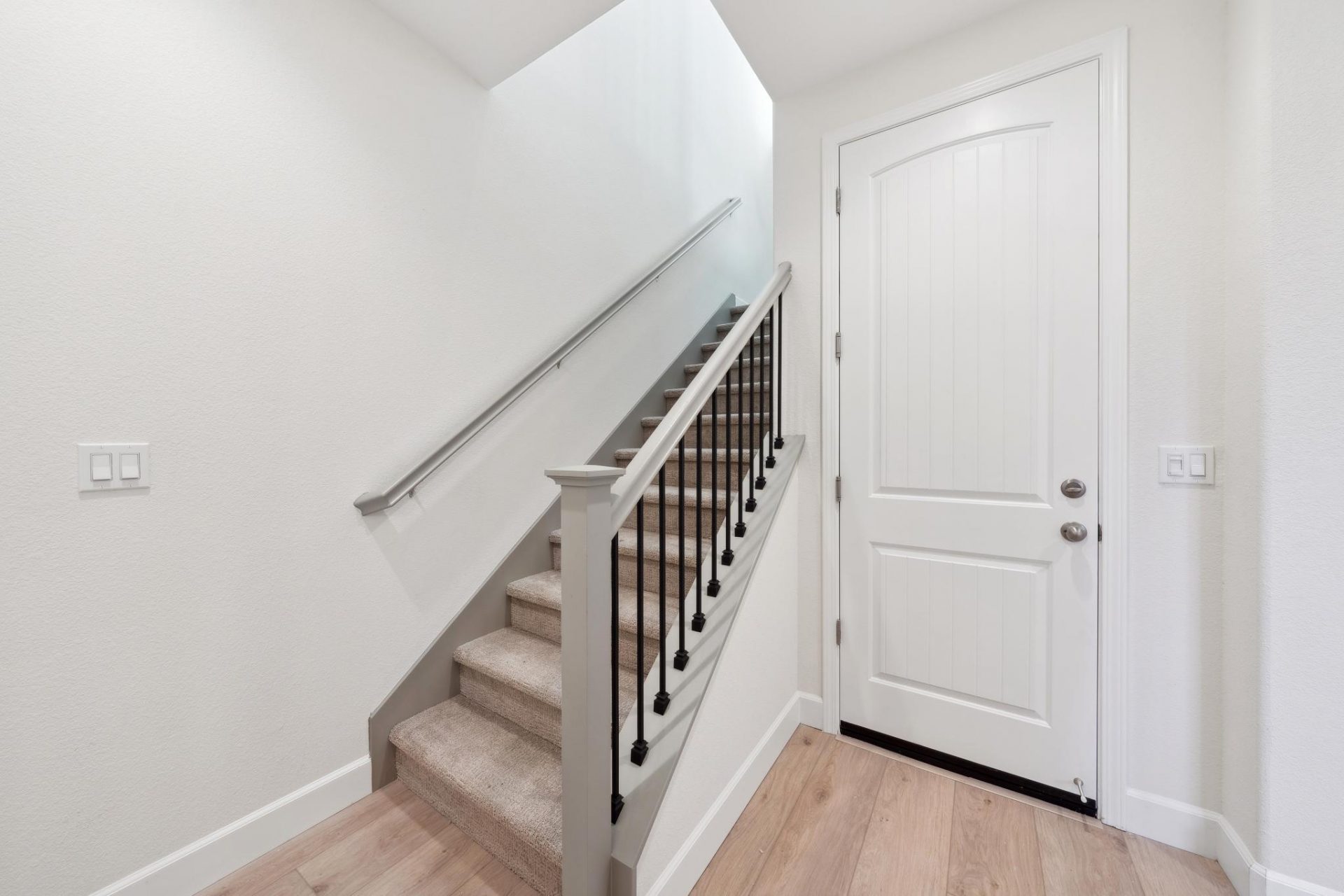 146-1301-sunningdale-lane.76890.phr.071.web.jpg