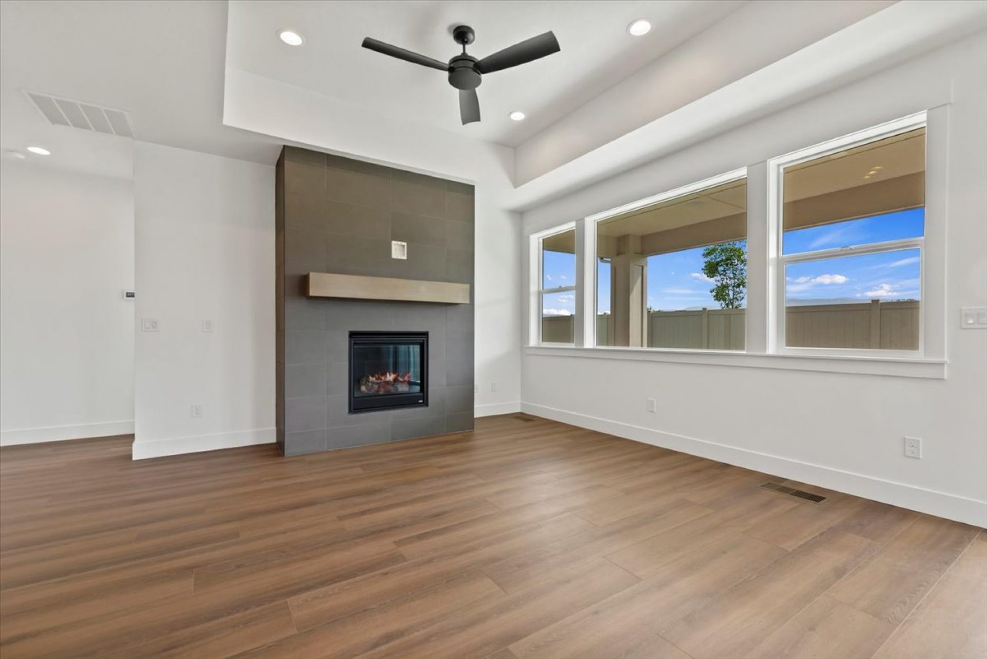 07-007_Living Room.jpg