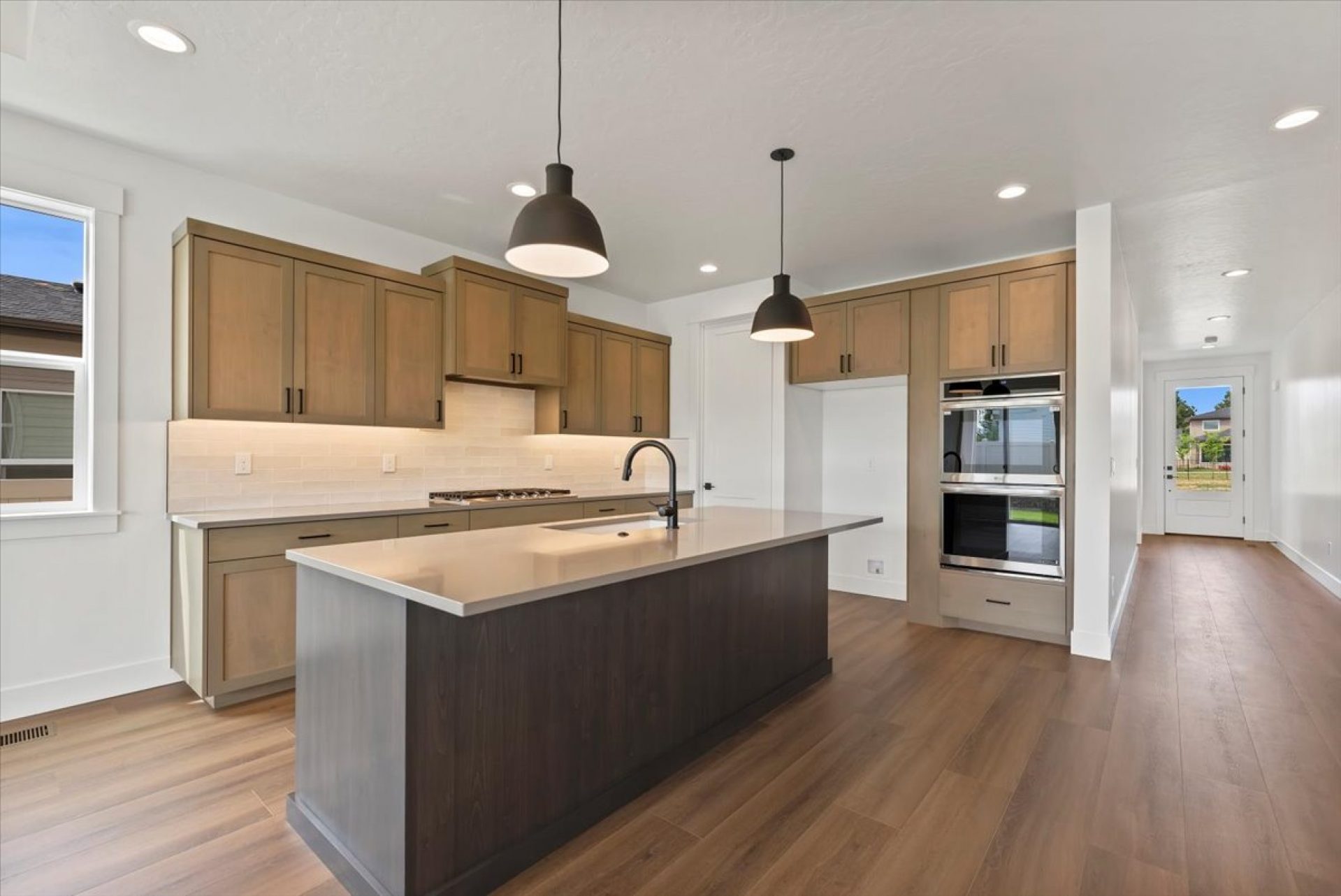 09-009_Kitchen.jpg