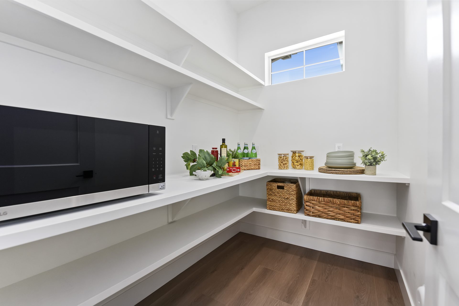 15-015_Pantry.jpg