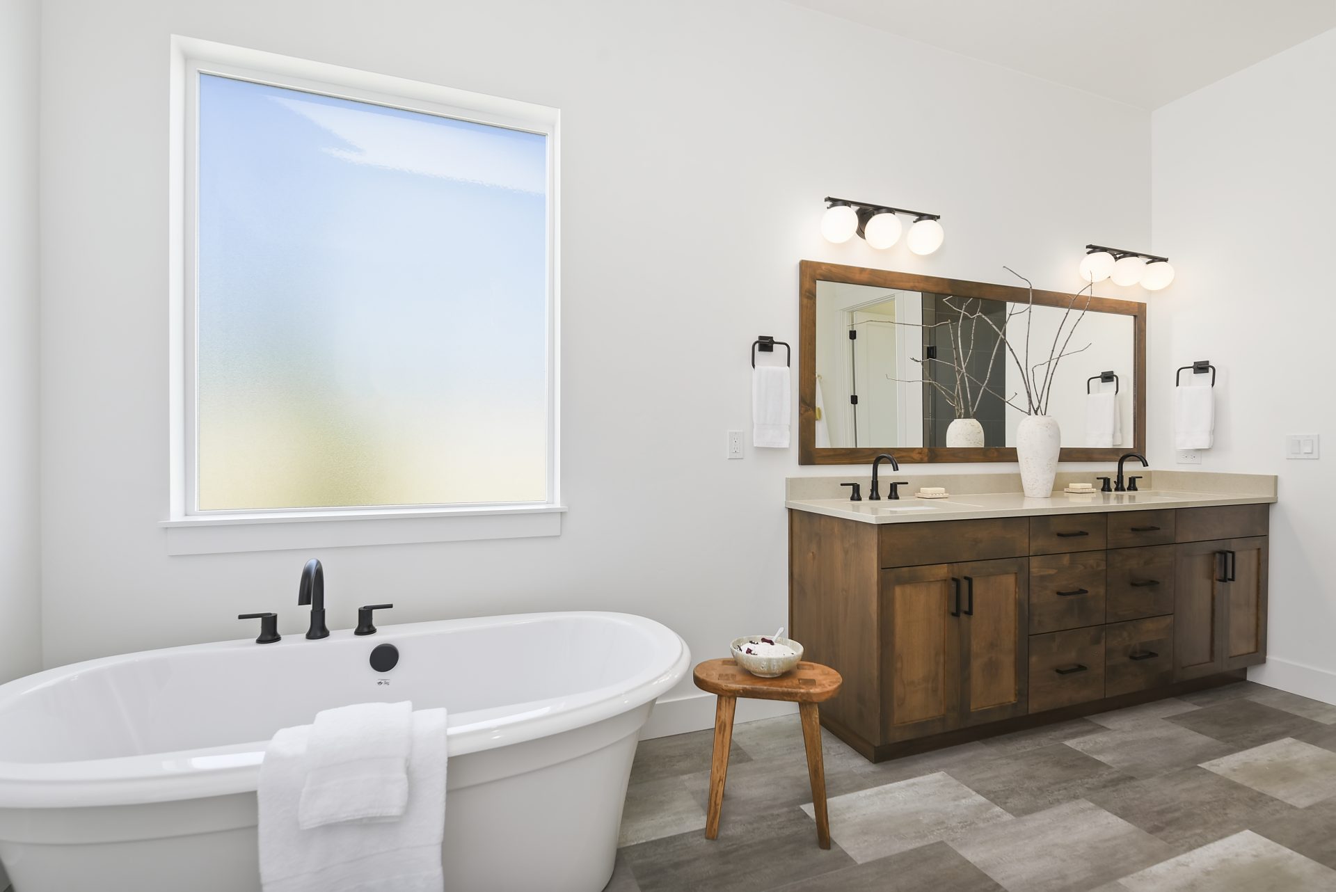 23-023_Bathroom.jpg