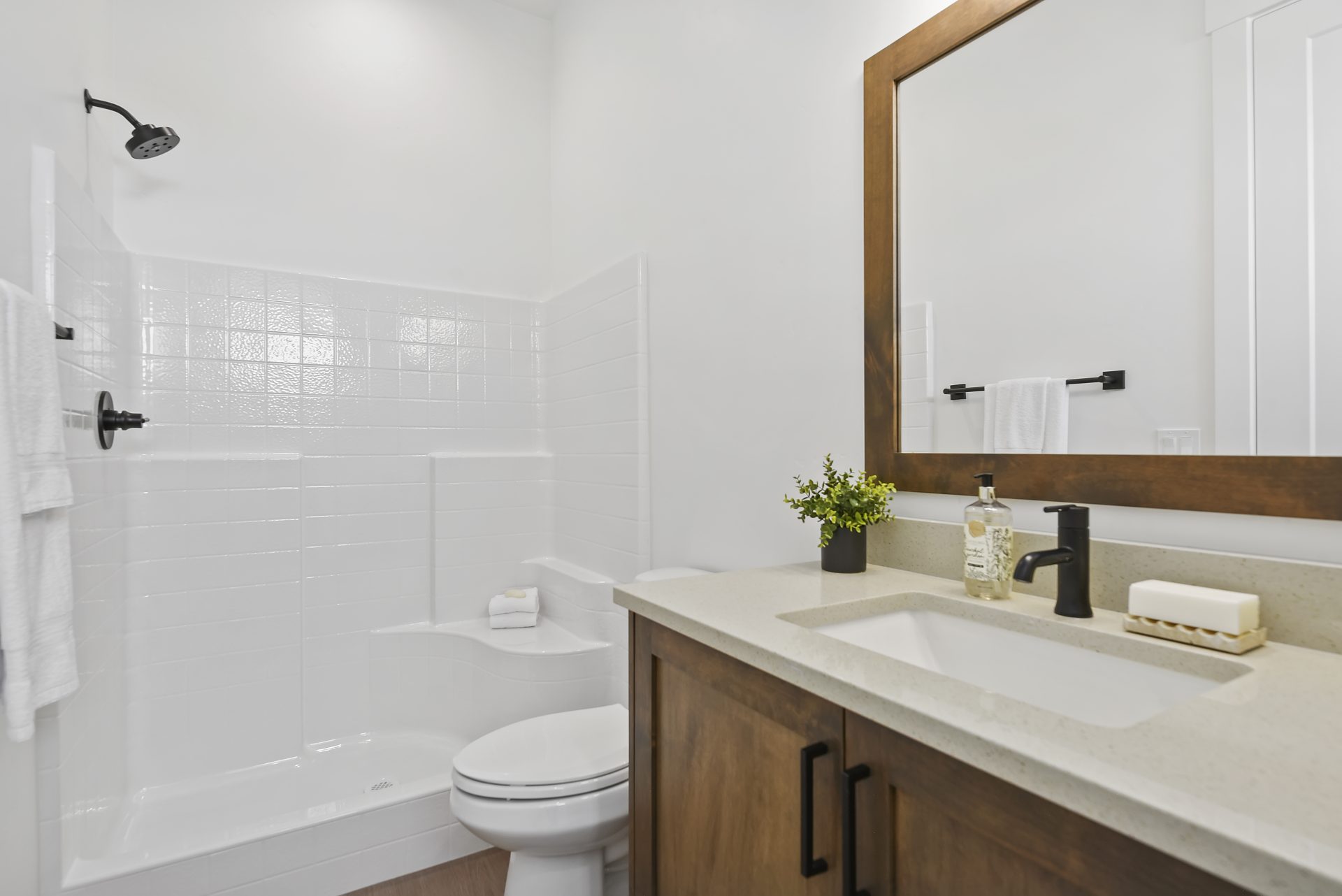 25-025_Bathroom.jpg