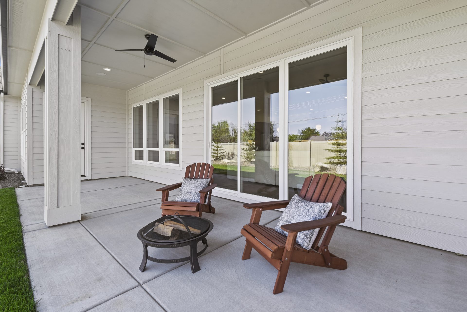 30-030_Patio.jpg