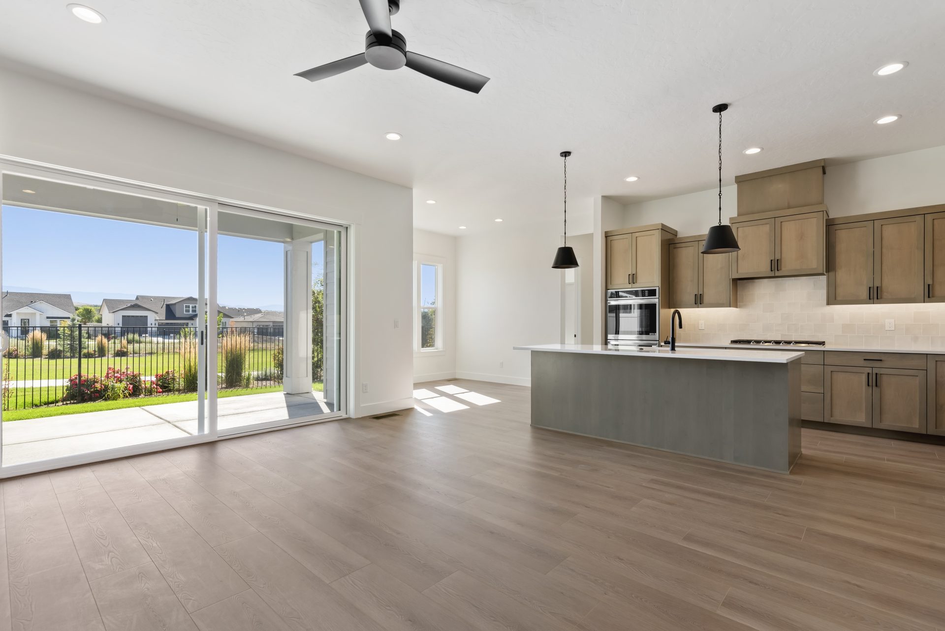 07-Living Room.jpg