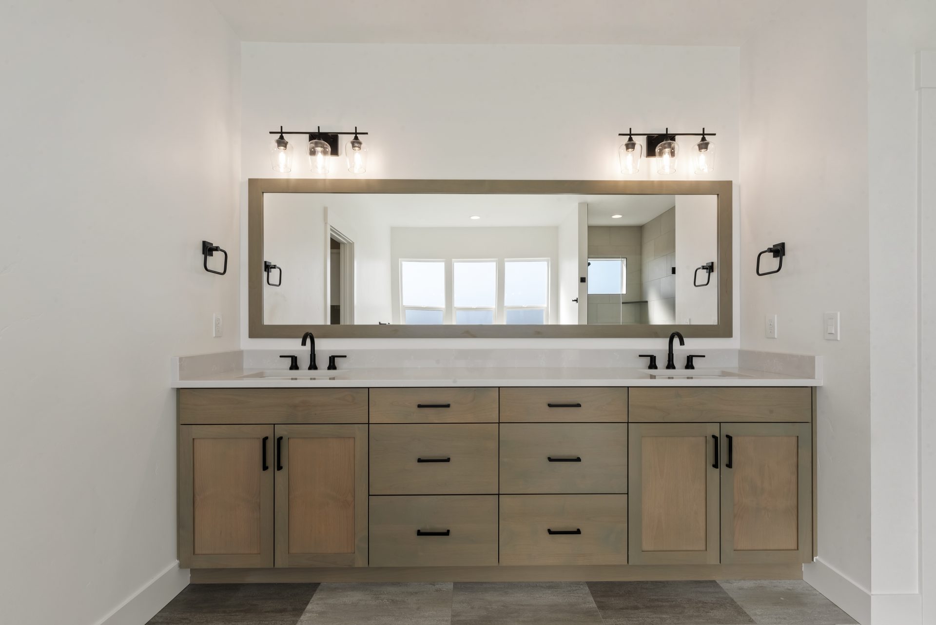 22-Bathroom.jpg