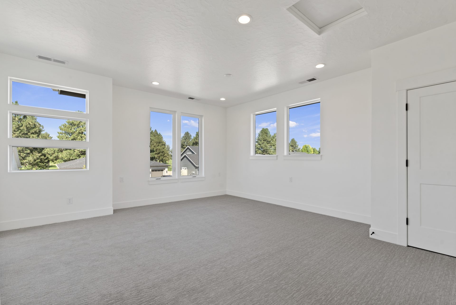 13-Bedroom.jpg
