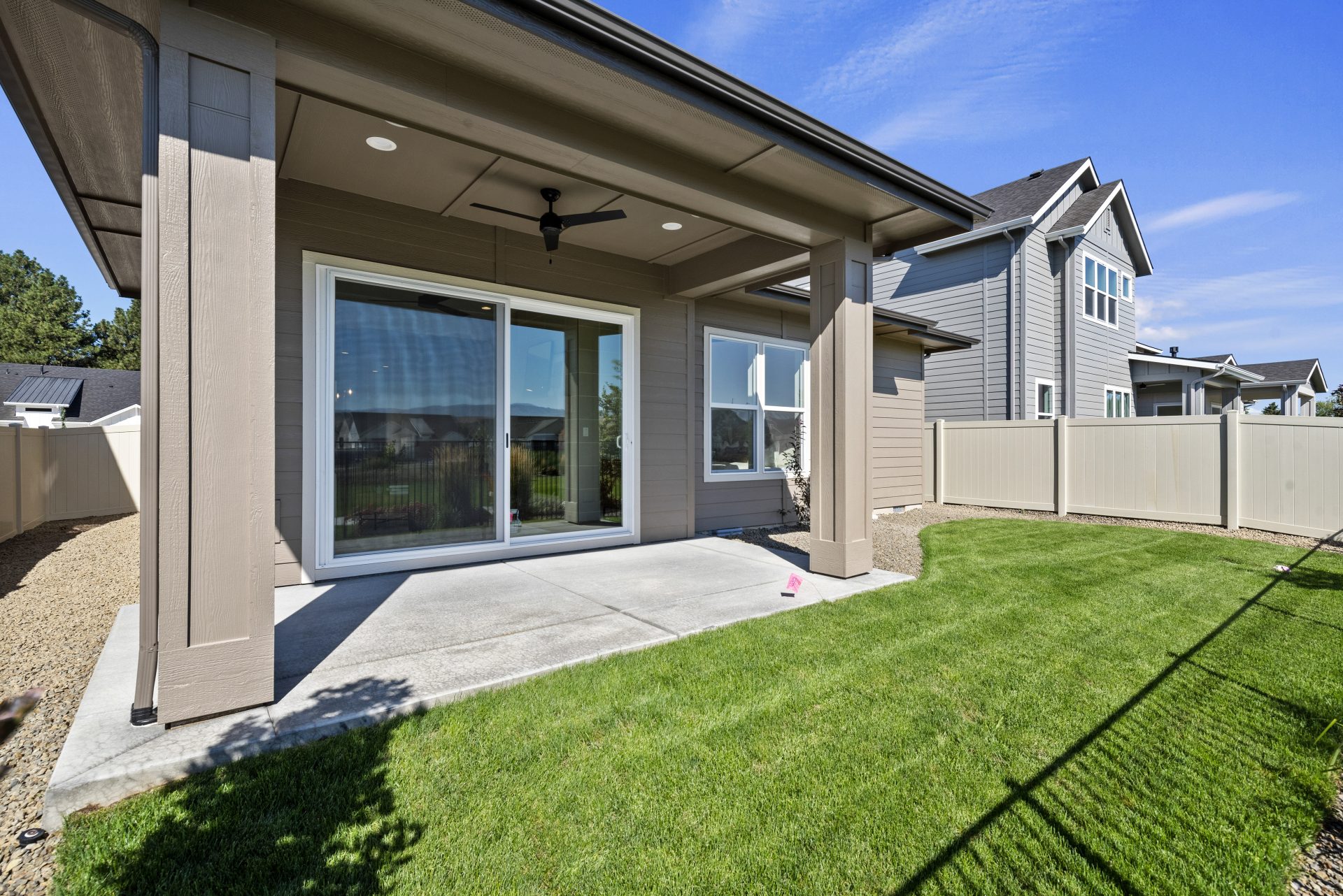27-Backyard.jpg