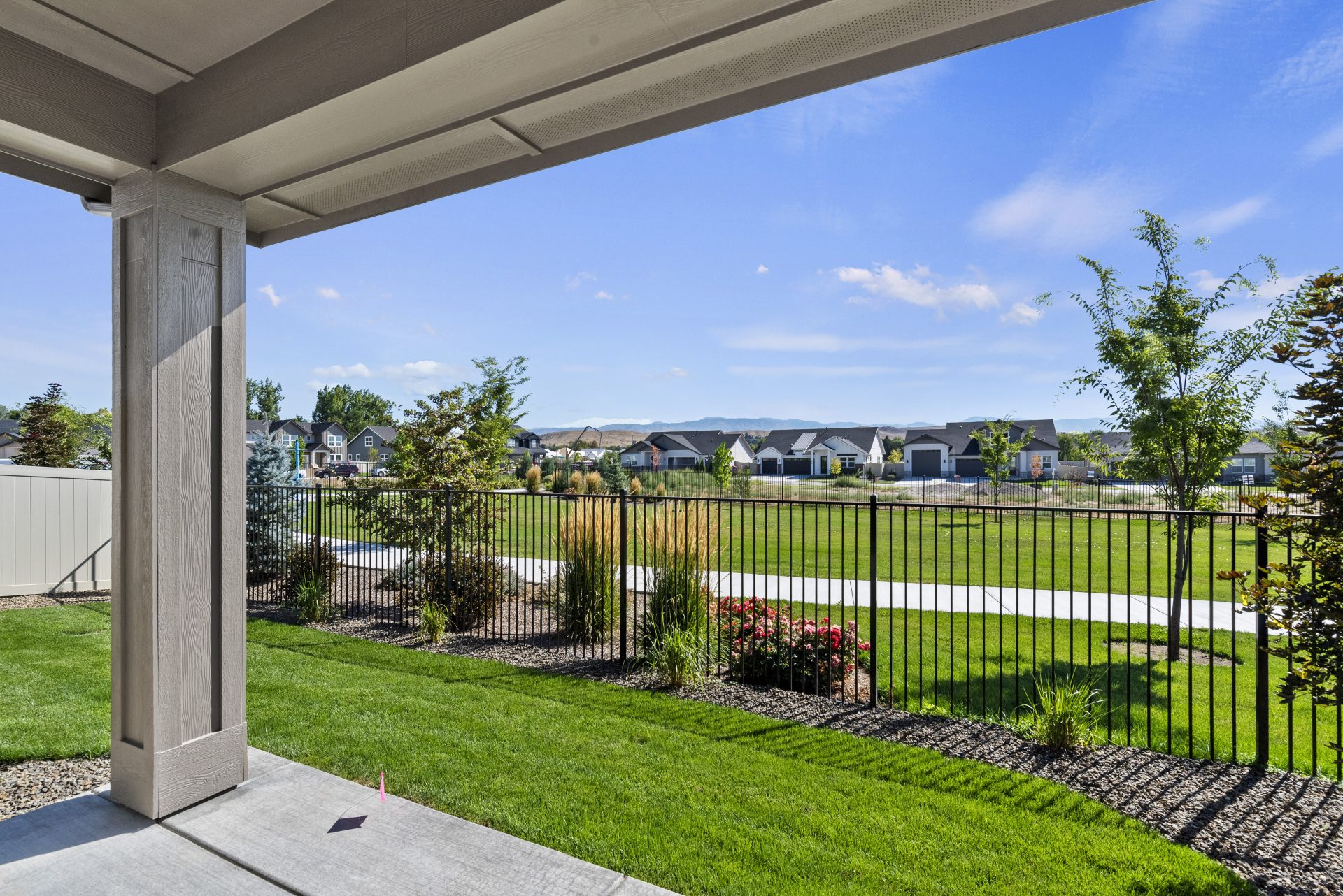 26-Backyard.jpg