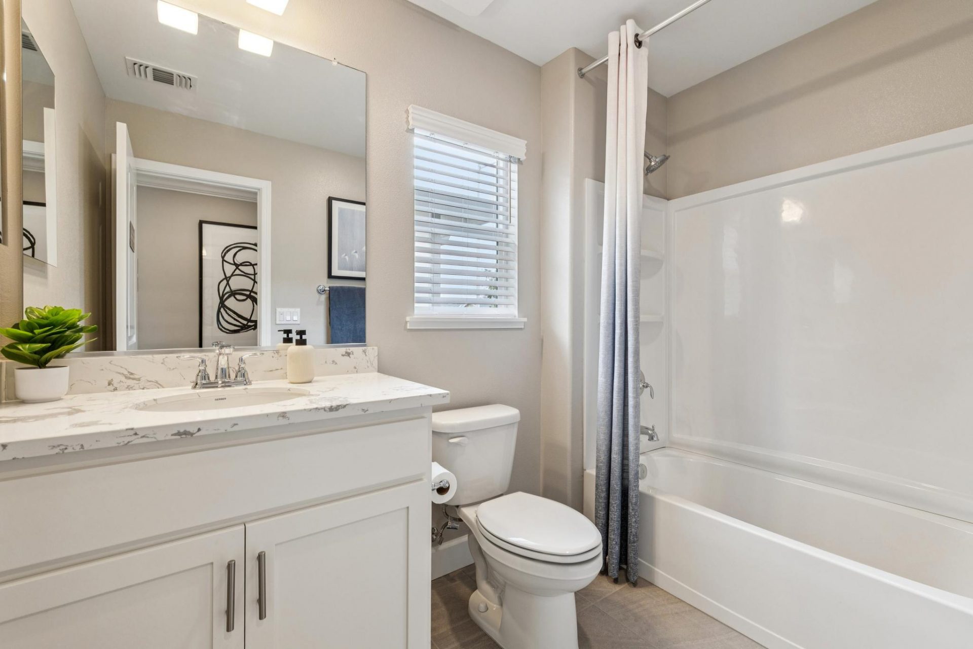 204-2684-wesley-way.85402.phr.038.web.jpg