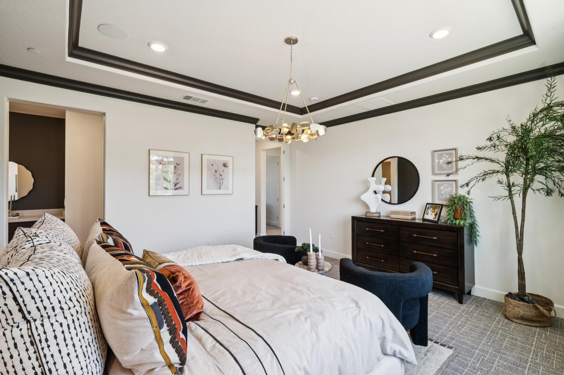 137-697-west-cliff-street.89433.phr.046.web.jpg