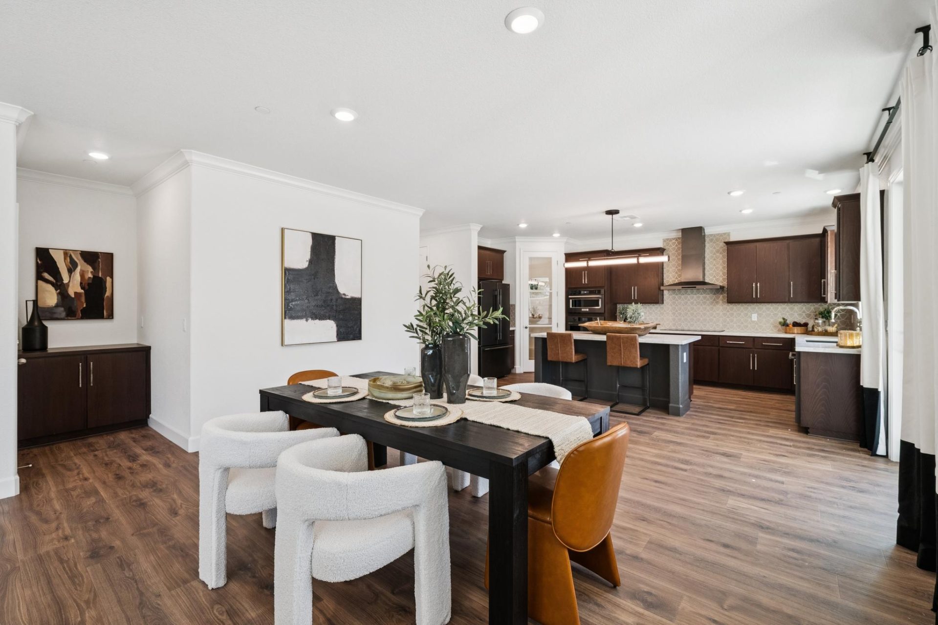 112-697-west-cliff-street.89433.phr.022.web.jpg