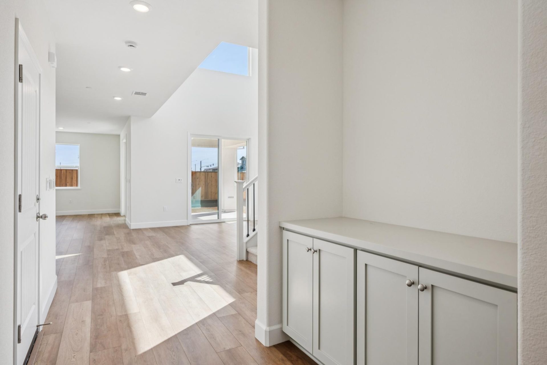 075-296-300-colfax-lane.94997.p5k.010.jpg