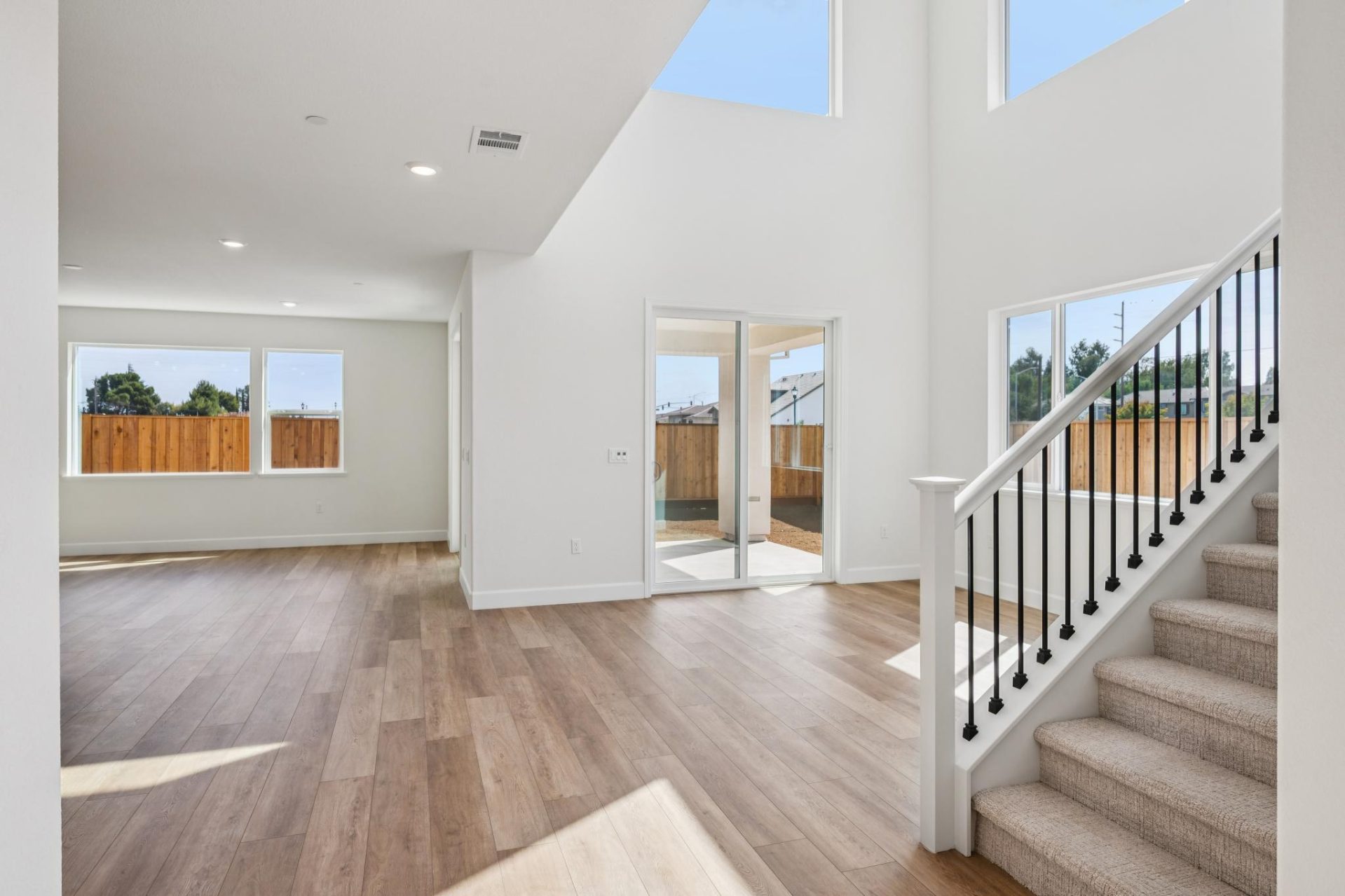 076-296-300-colfax-lane.94997.p5k.011.jpg