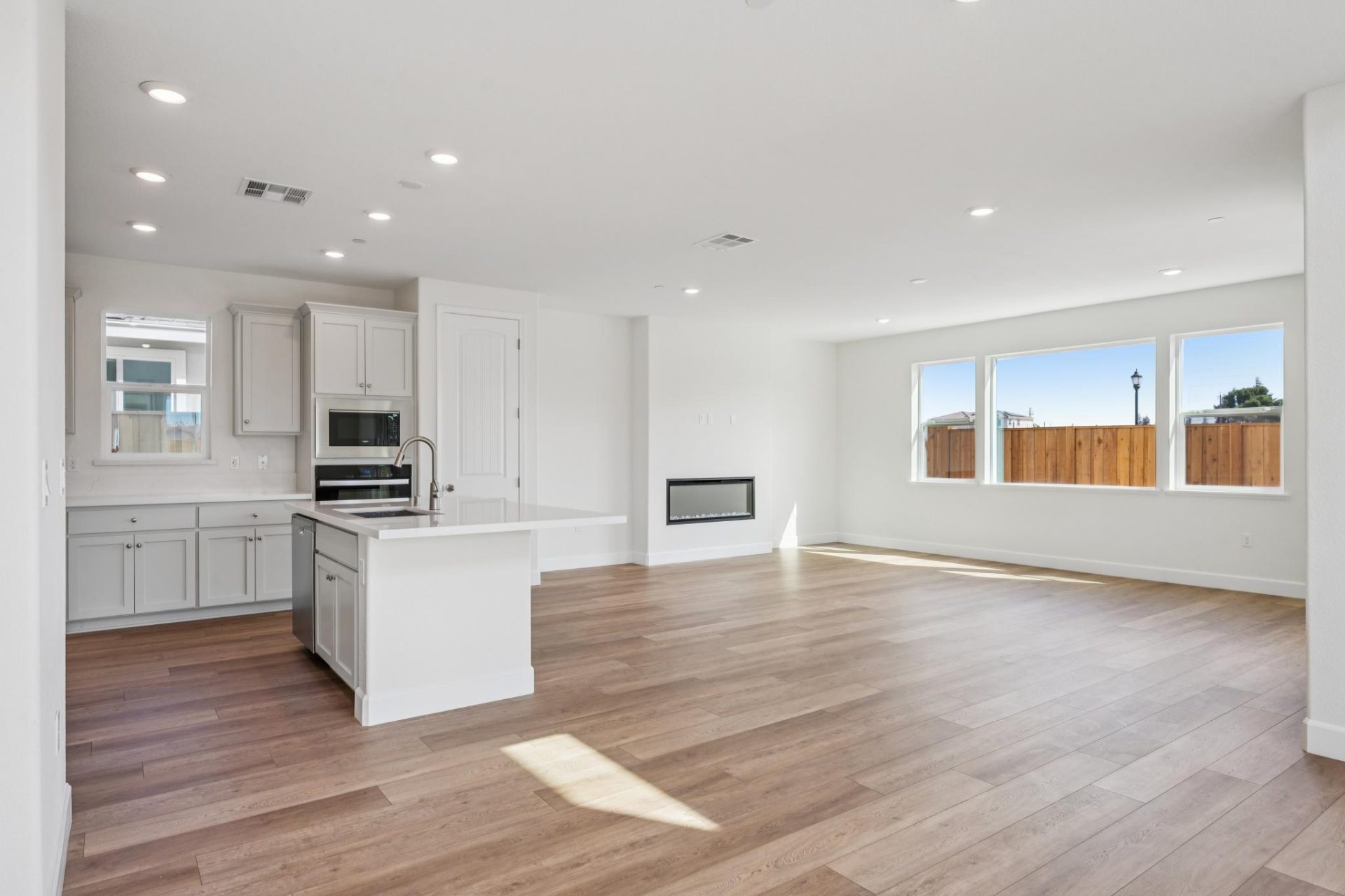078-296-300-colfax-lane.94997.p5k.012.jpg
