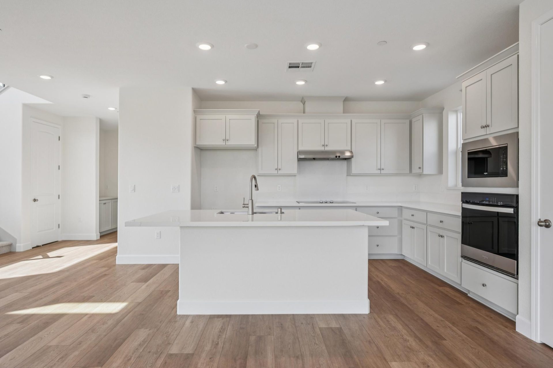 095-296-300-colfax-lane.94997.p5k.021.jpg