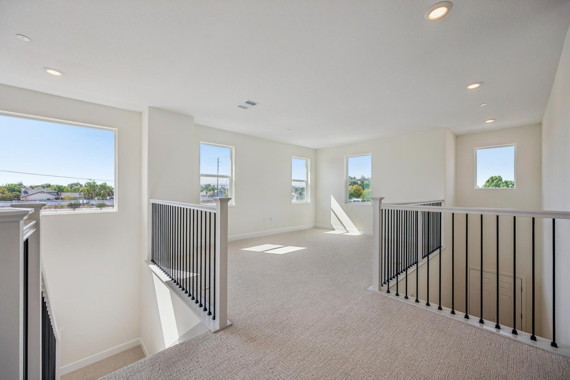 135-296-300-colfax-lane.94997.p5k.058.jpg
